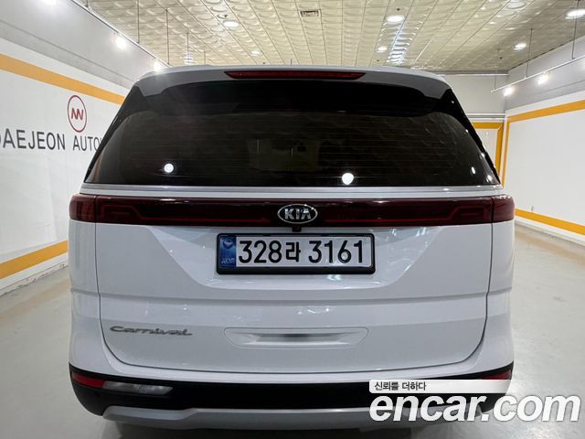 Kia Canival 2021 — photo 4