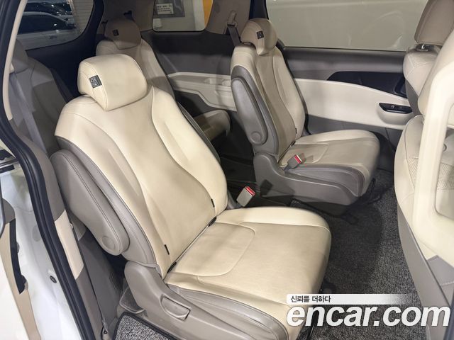 Kia Canival 2021 — photo 8