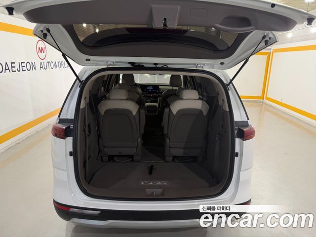 Kia Canival 2021 — photo 13
