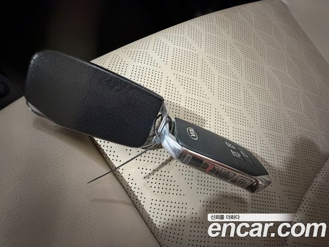 Kia Canival 2021 — photo 15