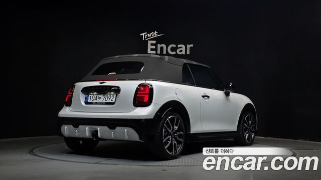 Mini Cooper Convertible 2026 — photo 2