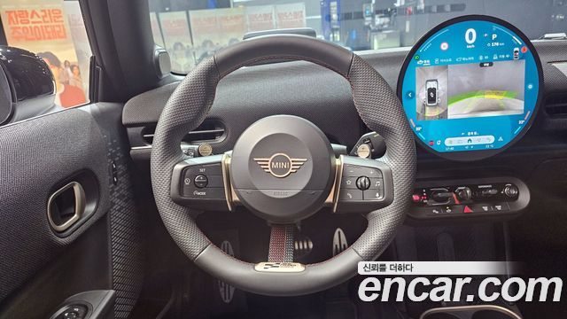 Mini Cooper Convertible 2026 — photo 19