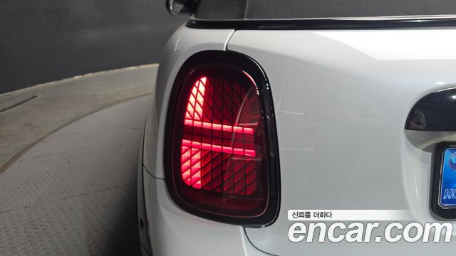 Mini Cooper Convertible 2026 — photo 9
