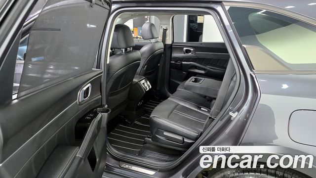 Kia Sorento 2023 — photo 17