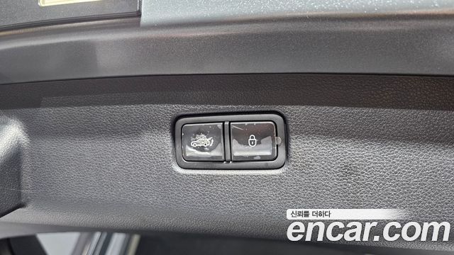 Genesis GV70 2023 — photo 16