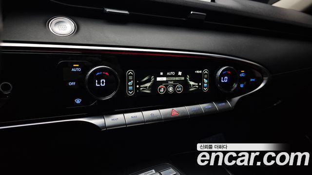 Genesis GV70 2023 — photo 17