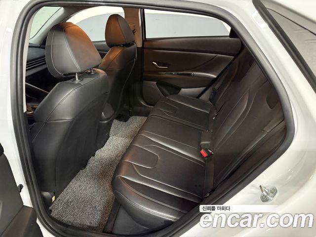 Hyundai AVANTE 2021 — photo 11