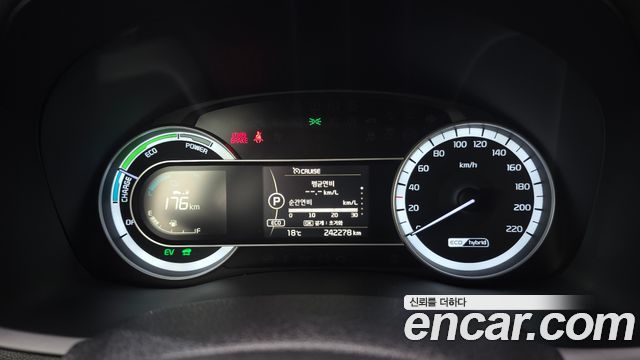 Kia Niro 2018 — photo 8