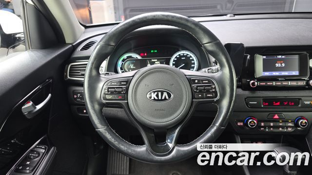 Kia Niro 2018 — photo 13