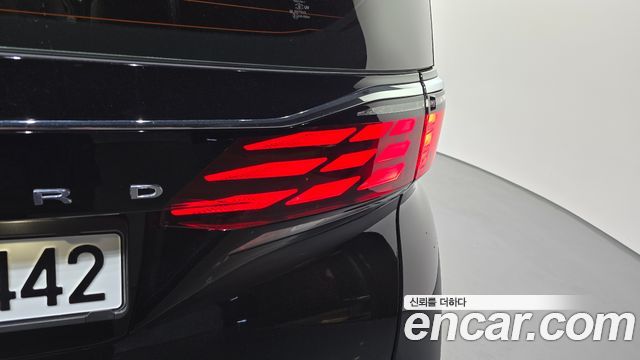 Toyota Alphard 2024 — photo 9