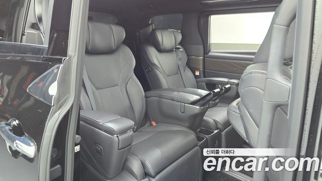 Toyota Alphard 2024 — photo 28
