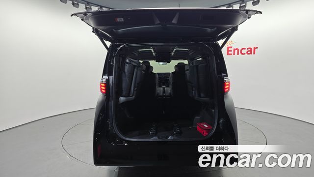 Toyota Alphard 2024 — photo 32