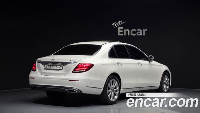 Mercedes-Benz E-Class 2019 — photo 2