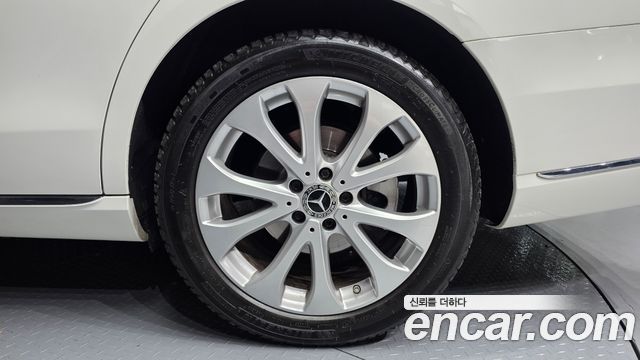 Mercedes-Benz E-Class 2019 — photo 5
