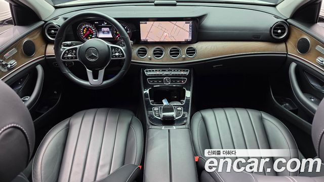 Mercedes-Benz E-Class 2019 — photo 10
