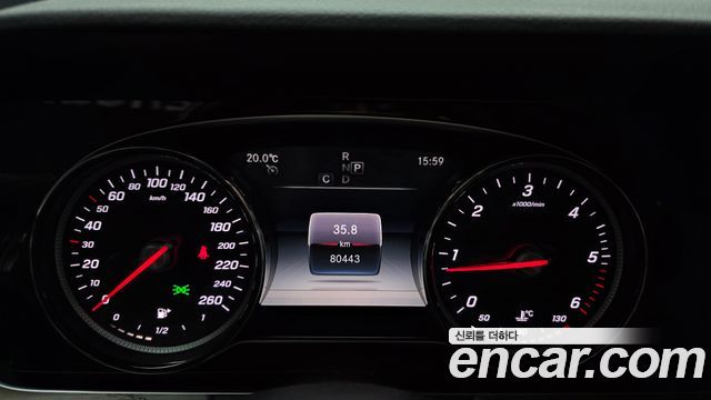 Mercedes-Benz E-Class 2019 — photo 11