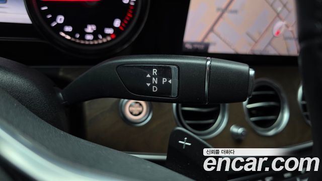 Mercedes-Benz E-Class 2019 — photo 12