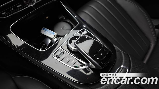 Mercedes-Benz E-Class 2019 — photo 24