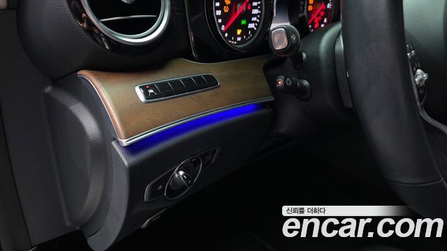 Mercedes-Benz E-Class 2019 — photo 25