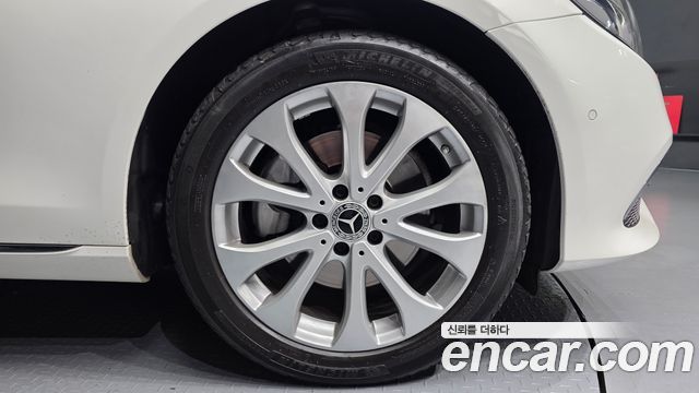 Mercedes-Benz E-Class 2019 — photo 7