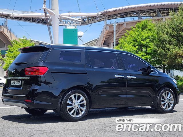 Kia Canival 2019 — photo 8