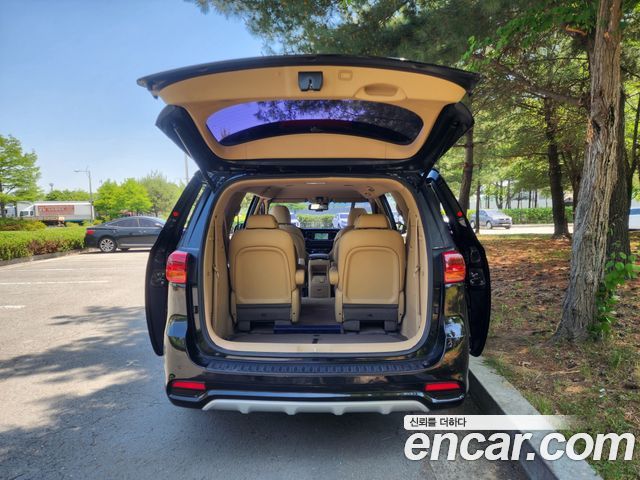 Kia Canival 2019 — photo 15