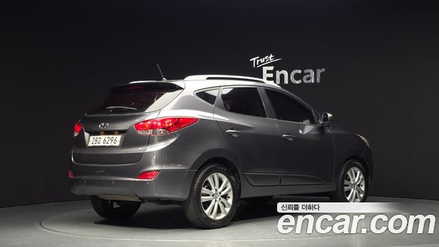 Hyundai Tucson 2011 — photo 2