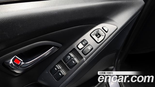 Hyundai Tucson 2011 — photo 18