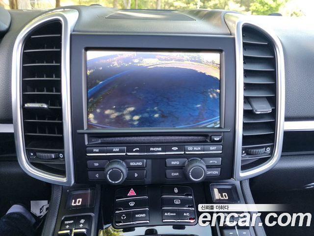 Porsche Cayenne 2012 — photo 11