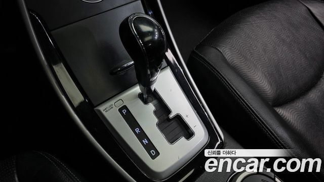 Hyundai AVANTE 2012 — photo 9