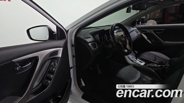 Hyundai AVANTE 2012 — photo 10
