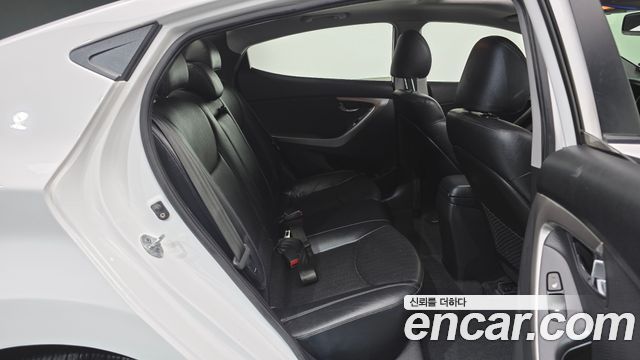 Hyundai AVANTE 2012 — photo 11