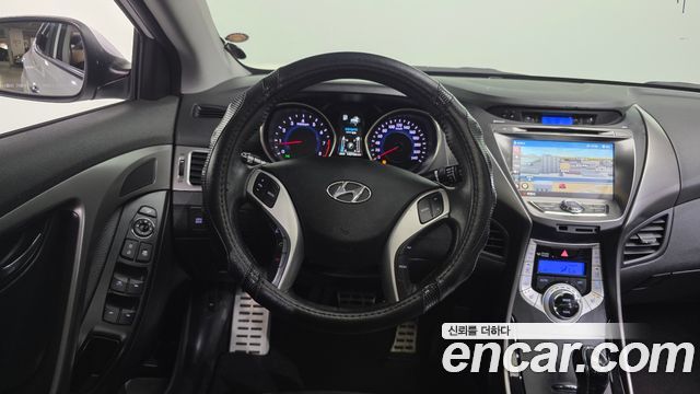 Hyundai AVANTE 2012 — photo 13