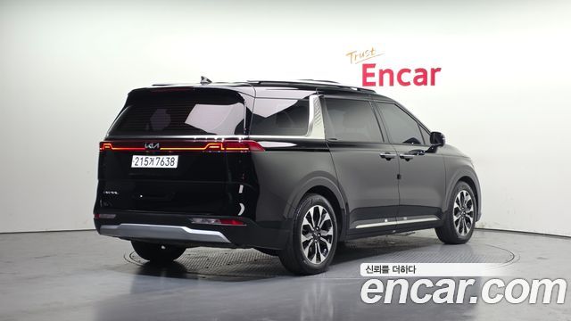 Kia Canival 2022 — photo 2