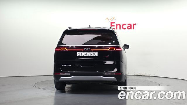 Kia Canival 2022 — photo 4