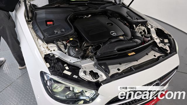 Mercedes-Benz E-Class 2021 — photo 6