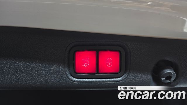 Mercedes-Benz E-Class 2021 — photo 22
