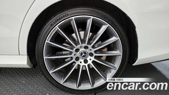 Mercedes-Benz E-Class 2021 — photo 7