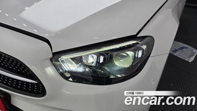 Mercedes-Benz E-Class 2021 — photo 8