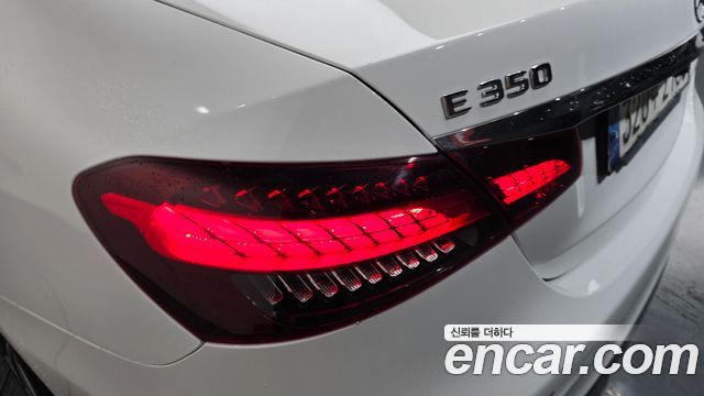 Mercedes-Benz E-Class 2021 — photo 9
