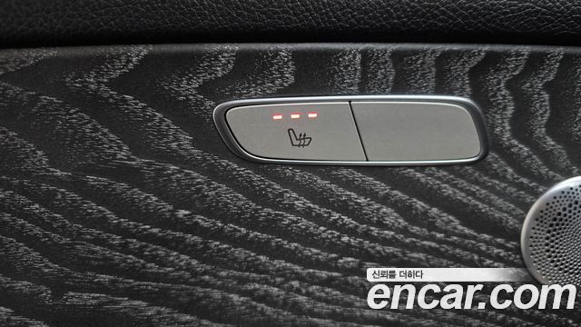 Mercedes-Benz E-Class 2021 — photo 29