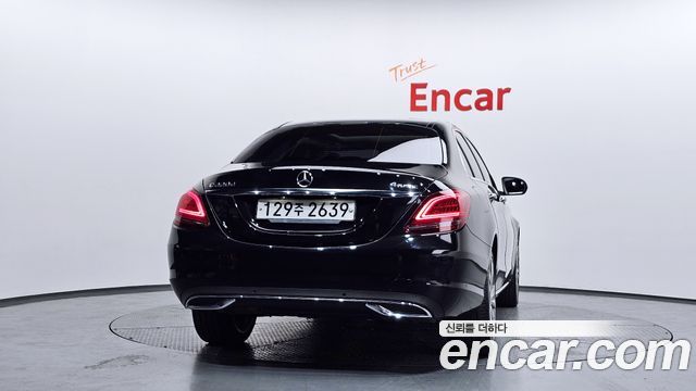 Mercedes-Benz C-Class 2020 — photo 4
