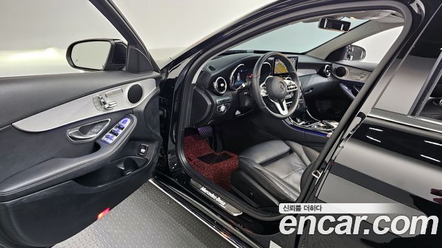 Mercedes-Benz C-Class 2020 — photo 10