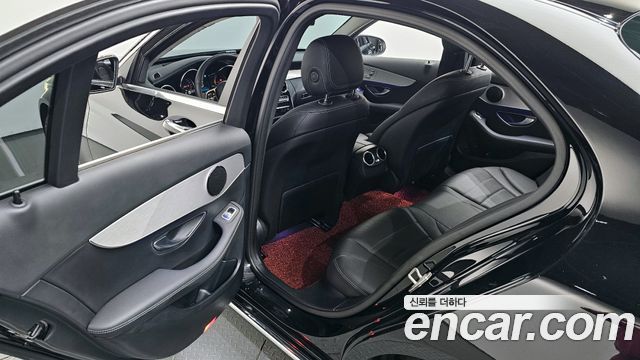 Mercedes-Benz C-Class 2020 — photo 12