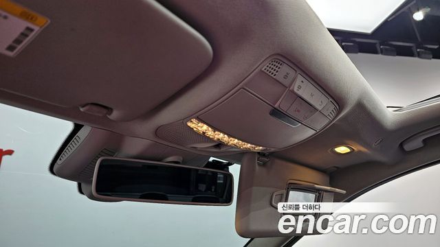 Mercedes-Benz C-Class 2020 — photo 17