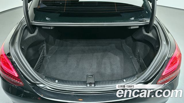 Mercedes-Benz C-Class 2020 — photo 19