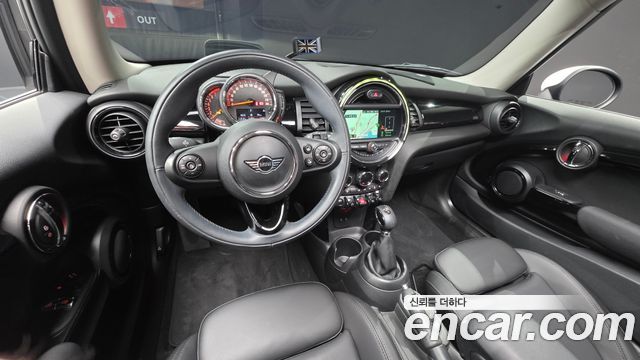Mini Cooper 2019 — photo 10