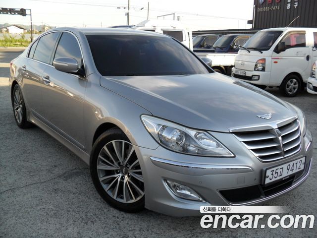 Hyundai Genesis 2013 — photo 1