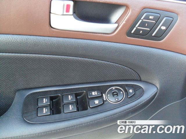 Hyundai Genesis 2013 — photo 14