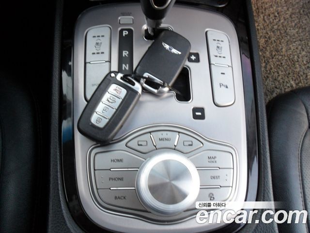 Hyundai Genesis 2013 — photo 16